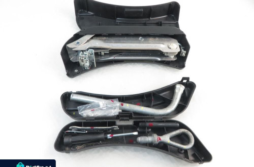 ZESTAW KOŁA ZAPASOWEGO AUDI A4 B6 8E0012112A 8E0011031C 8E0012111
