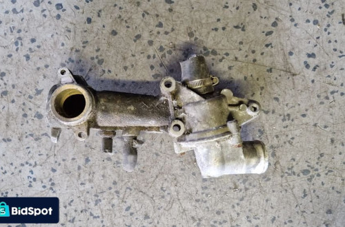 MERCEDES C KLASA W203 2.0 KOMPRESOR OBUDOWA TERMOSTATU 1112030573