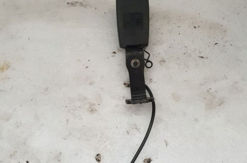 Klamra pasa bezpieczeństwa Audi A1 8X0857739C