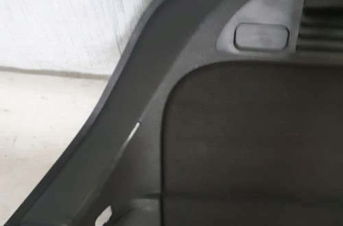 Boczek bagażnika lewy Audi A1 3D 8X3867761