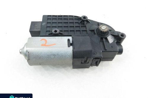 SILNICZEK SZYBERDACHU RENAULT ESPACE V 19991070449 3M23514