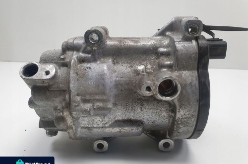 Toyota Yaris IV 1.5 H SPRĘŻARKA KLIMATYZACJI pompa 042400-0741
