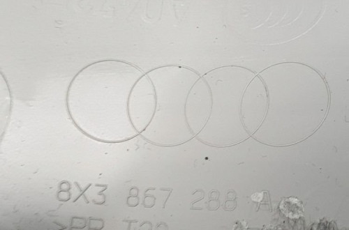 Poszycie słupka prawy tył Audi A1 8X3867288A