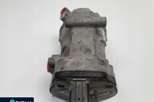 Toyota RAV4 V SPRĘŻARKA KLIMATYZACJI kompresor 042400-1101