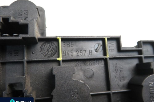 WKŁAD LAMPY LEWY TYŁ VW PASSAT B5 FL 3B9945257B