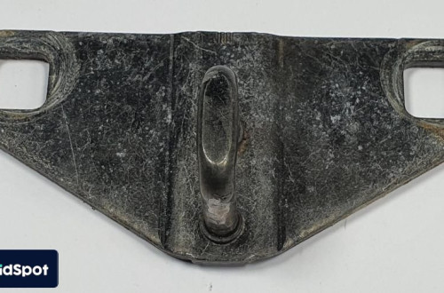 RYGIEL ZAMKA KLAPY TYŁ DISCOVERY SPORT L550