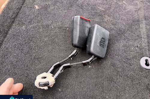 vw golf seat toledo zapinka pasa tyl tylnia tylna 1j0857488