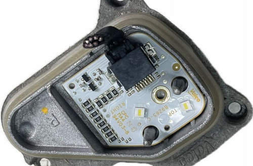 PRAWY JEŻ PRZETWORNICA MODUŁ LAMPY LED SEAT LEON III 12- MDE814066