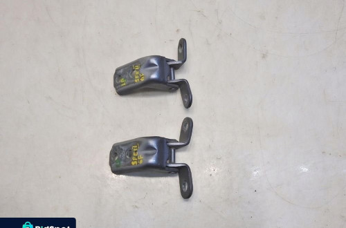 ZAWIAS ZAWIASY DRZWI LEWY PRZÓD 6F HYUNDAI SANTA FE II A046057