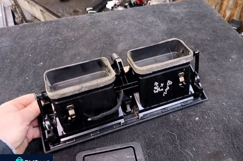 bmw x3 e83 kratka nawiewu deski kokpit srodkowa 3415965