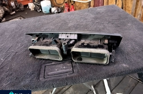 bmw x3 e83 kratka nawiewu deski kokpit srodkowa 3415965