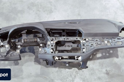 DESKA KOKPIT KONSOLA AUDI Q3 F3 83B ORYGINAŁ