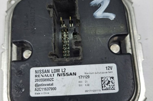 NISSAN LEAF II PRZETWORNICA MODUŁ LED 260558992C