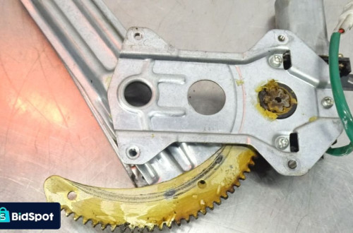 MECHANIZM PODNOSZENIA SZYB LEWY PRZÓD SUZUKI IGNIS 1.3 83460-76G00