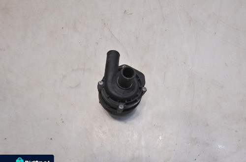 POMPKA OBIEGU WODY MERCEDES W212 2.2 CDI A2118350028