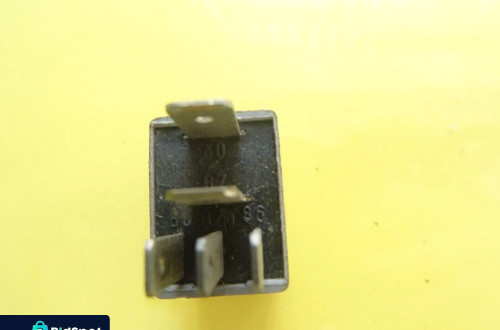 PRZEKAŹNIK GM OPEL    90414477  NR616