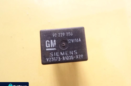 PRZEKAŹNIK OPEL   SIEMENS 90229206   NR628