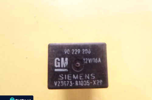 PRZEKAŹNIK OPEL   SIEMENS 90229206   NR628