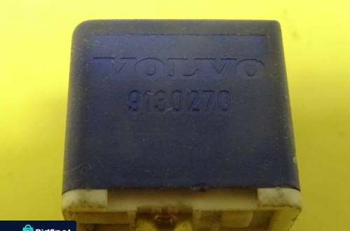 PRZEKAŹNIK VOLVO 850 9130270 / 4RD003520-52 NR578