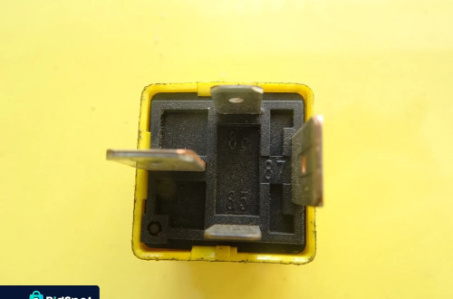 PRZEKAŹNIK OPEL  SIEMENS V23134-J52-X369   90226846  NR603