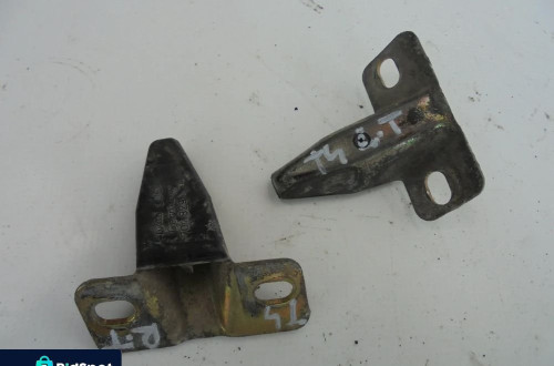 RYGIEL ZACZEP UCHWYT KLAPY TYŁ VOLKSWAGEN TRANSPORTER VW T4  F-VAT