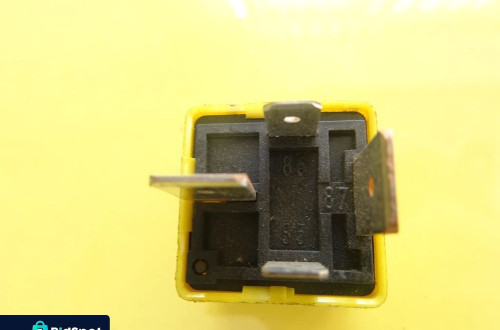 PRZEKAŹNIK OPEL  TYCO V23134-J52-X369   90226846  NR604
