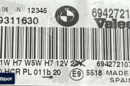 BMW 3 E90 E91 DEKIELEK ZAŚLEPKA KOSTKA OPRAWKA MOCOWANIE LAMPY 6942721