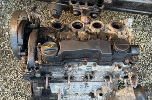 PEUGEOT 3008 5008 1.6 HDI SILNIK 10JBBN USZKODZONY