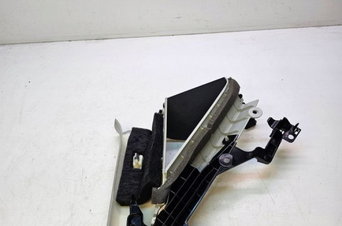 OSŁONA SŁUPKA PRAWY TYŁ AUDI A3 8V SEDAN 8V5867288