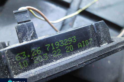 BMW E90 E91 E92 E93 LAMPKA PODŚWIETLENIE TABLICY KOMPLET + WTYCZKI