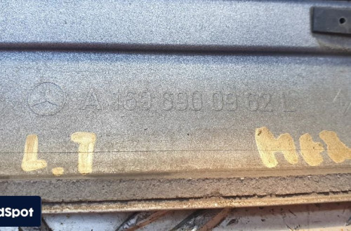 mercedes w169 listwa blotnika lewy tyl tylna lewa a1696900962