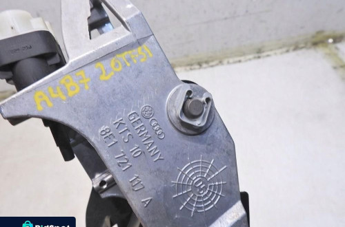 PEDAŁ PEDAŁY HAMULCA SPRZĘGŁA AUDI A4 B7 2.0 TFSI 8E1721117A