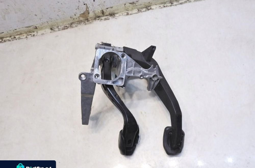 PEDAŁ PEDAŁY HAMULCA SPRZĘGŁA AUDI A4 B7 2.0 TFSI 8E1721117A