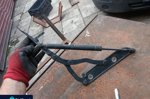 bmw e46 3 sedan zawiasy maska klapy bagaznika lewy prawy 8220074