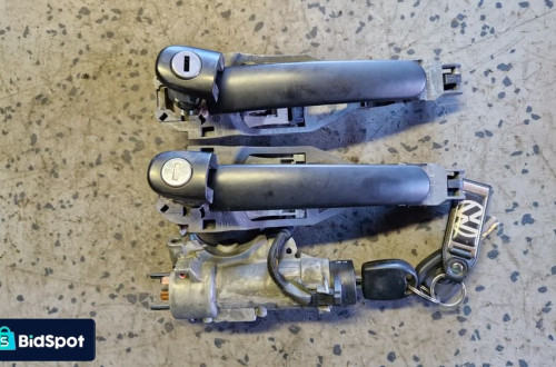 VOLKSWAGEN GOLF IV STACYJKA KLAMKI KOMPLET