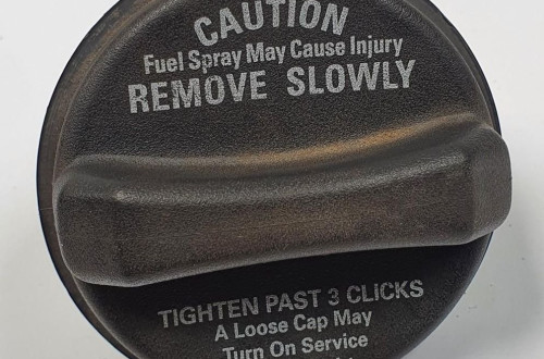 KOREK WLEWU PALIWA SAAB 900 II