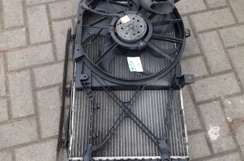 Chłodnica Wody Opel Astra h / Zafira B 1.6 1.8 komplet
