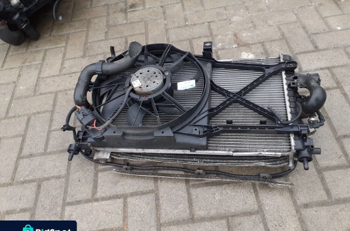 Chłodnica Wody Opel Astra h / Zafira B 1.6 1.8 komplet