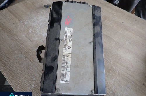 VOLKSWAGEN TOUAREG WZMACNIACZ 7L6035466