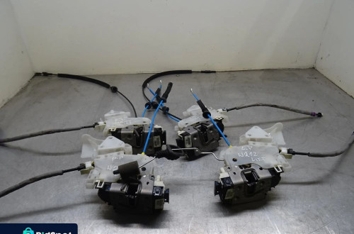 MERCEDES W212 LIFT 09-16 2.2CDI SEDAN ZAMEK DRZWI LEWY PRZÓD TYŁ PRAWY LEWY