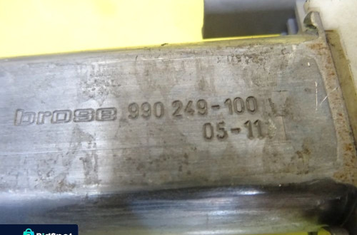 PODNOŚNIK SZYB SZYBY PRAWY PRZÓD PEUGEOT 307 HB5D 0130822021 / 990249-100 MECHANIZM ELEKTRYCZNY NR830