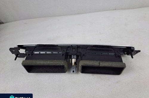 FORD MUSTANG V 10-14 KRATKA NAWIEWU ŚRODKOWA