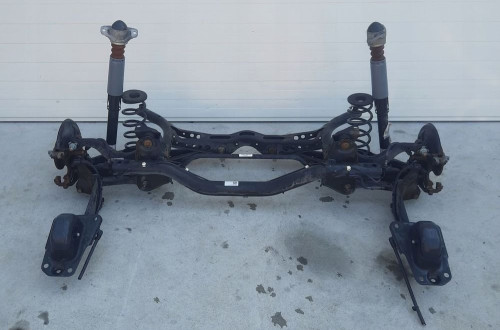 A3 8V GOLF VII ZAWIESZENIE WÓZEK BELKA TYŁ