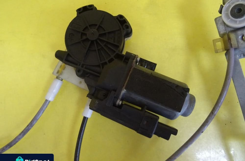 PODNOŚNIK SZYB SZYBY PRAWY PRZÓD RENAULT MEGANE II 128000472 MECHANIZM ELEKTRYCZNY NR815