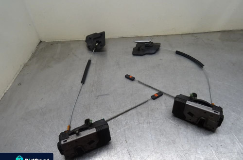 OPEL MERIVA A 03-05 1.7 CDTI ZAMEK DRZWI KLAMKA PRAWY PRZÓD