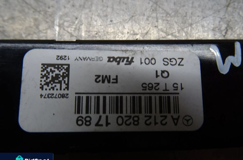 MERCEDES W212 LIFT 09-16 2.2CDI SEDAN WZMACNIACZ ANTENY A2128201789