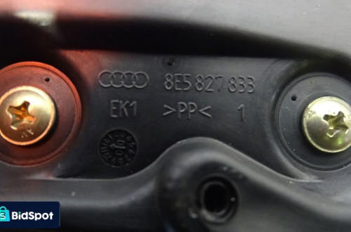 SIŁOWNIK ZAMKA KLAPY AUDI A4 B5 1.8 8E5827833
