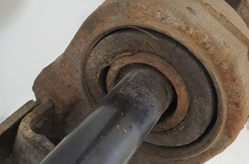 BELKA ZAWIESZENIA OŚ TYŁ RENAULT MEGANE SCENIC I