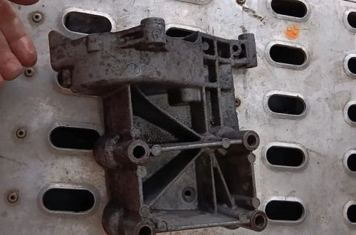 bmw e46 3 lapa wspornik mocowanie sprezarki klimatyzacji 1433507