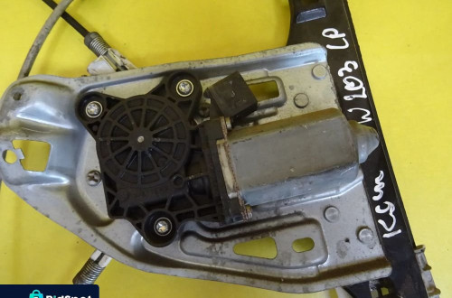 PODNOŚNIK SZYB SZYBY LEWY PRZÓD MERCEDES W203 A2208204642 MECHANIZM ELEKTRYCZNY NR546